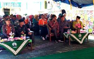 Camat Teweh Tengah Buka Panen Belajar dan Market Day di SD Muhammadiyah