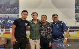 Pelatih Luis Milla Mundur dari Persib Bandung