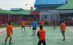 Tingkatkan Kebugaran WBP, Rutan Kapuas Berikan Pembinaan Olahraga Voli hingga Futsal