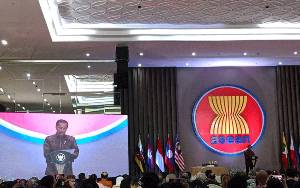 Presiden Ingatkan Kapal Besar ASEAN Tidak Boleh Karam