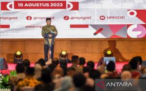 Jokowi: Subsidi Kendaraan Listrik agar Indonesia Kompetitif