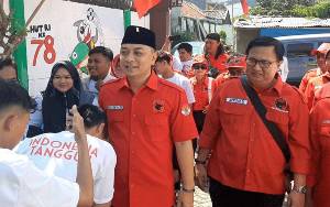 Eri Cahyadi Blusukan ke Kampung di Surabaya Sosialisasikan Ganjar