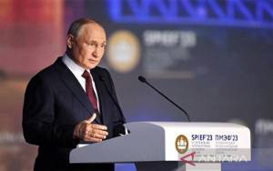 Putin Tandaskan BRICS Sudah Kurangi Transaksi Pakai Dolar AS