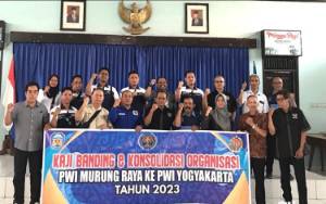 PWI Murung Raya Kaji Banding ke PWI Yogyakarta