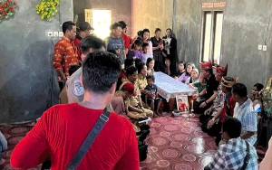 Kedatangan Sugianto ke Rumah Korban Penembakan di Desa Bangkal Dapat Pujian dari Netizen Medsos