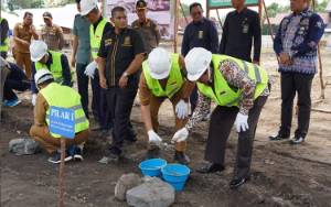 Pj Bupati Sukamara Letakkan Batu Pertama Pembangunan Gedung Pengadilan Agama
