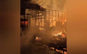 Lima Buah Rumah Hangus Terbakar di Pahandut Seberang