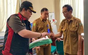 Tim Penyidik Kejati Kalteng Geledah Kantor BPKAD Barito Selatan