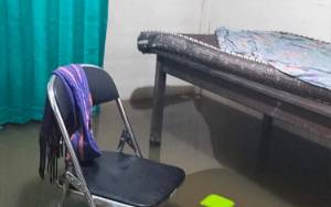 Pastoran PLP Putai Tergenang Banjir, Romo Aris Tidur di Atas Meja Makan