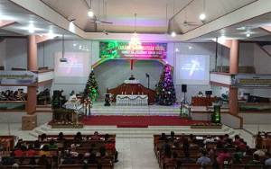 Jemaat GKE Pahandut Rayakan Natal Bersama di Gereja Imanuel
