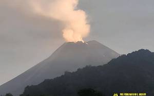 Gunung Merapi Mengalami 71 Gempa Guguran