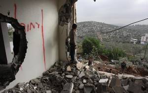 Jet-jet Tempur Israel Serang Gedung Bulan Sabit Merah Palestina