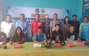 Giliran Empat Pemdes Ini Paparkan Rancangan APBDes di kantor Kecamatan Bataguh