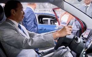 Jokowi: Peluang Investasi VinFast Memperkuat Ekosistem Mobil Listrik