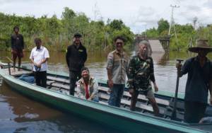 Tim Ahli Survei Lokasi Pembangunan Jembatan Gantung di Rakumpit