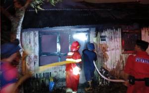 Rumah Kayu di Jalan Gatot Subroto Palangka Raya Terbakar