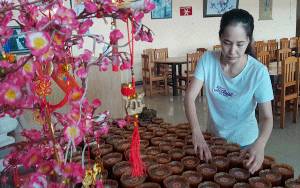 Rumah Makan Singkawang Produksi 700 Kg Kue Keranjang Sambut Imlex 2024 di Palangka Raya