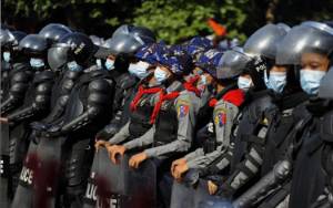 14 Polisi Perbatasan Myanmar Melarikan Diri ke Bangladesh