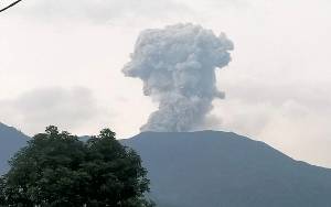 Gunung Marapi Kembali Erupsi dengan Ketinggian Abu Vulkanik 700 Meter