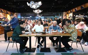 Presiden Ajak Menteri Makan Malam dan Sapa Masyarakat Makassar