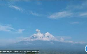 Gunung Semeru Kembali Erupsi dengan Letusan Setinggi 900 Meter
