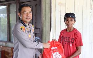 Polres Katingan Berikan Paket Sembako untuk Ketua KPPS