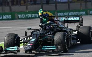 Hamilton dan Russell Kecewa dengan Performa W15 di GP Bahrain