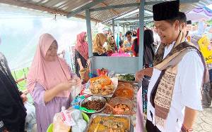 Pj Bupati Seruyan Resmikan Pasar Ramadan 1445 Hijriah di Kuala Pembuang
