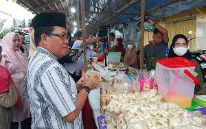 Pedagang di Pasar Ramadan Diimbau Perhatikan Bahan Pengolah Makanan