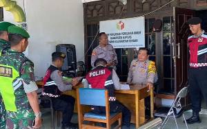 TNI - Polri Lakukan Patroli Gabungan Jaga Kondisi Aman di Kapuas