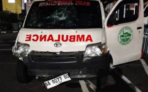 Dua Polisi Ditabrak Ambulans Saat Bubarkan Tawuran