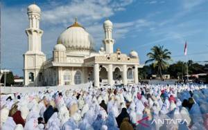 Selain Jemaah Aolia, Ribuan Warga di Sini juga Sudah Merayakan Idul Fitri Hari ini