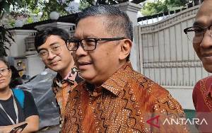 Hasto Ungkap Rosan Roeslani Tak Bawa Pesan Khusus dari Prabowo