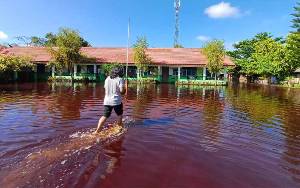 Perlu Timbun Jalan Menuju SDN 3 Sawahan agar Banjir Tak Ganggu Aktivitas Belajar