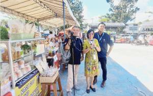 Warga dan Peserta Paskah Nasional Serbu Bazar UMKM Palangka Raya