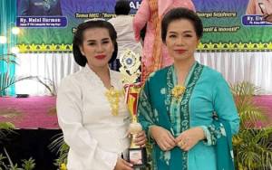 Diskominfo SP Murung Raya Juara 1 Lomba Fashion Show Kebaya Kartini