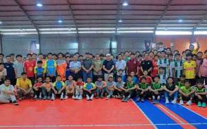 Puluhan Tim Ikuti Turnamen Futsal Antar-pelajar dan Umum Bupati Cup 2024 di Kapuas