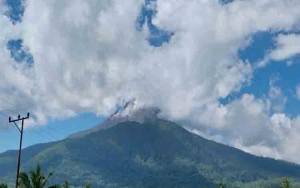 Gunung Lewotobi Laki-laki Erupsi Dua Kali pada Jumat Dini Hari