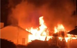 Kebakaran Hanguskan Rumah dan Gudang Meubel Hingga 2 Gedung Walet di Pulau Kupang Kapuas