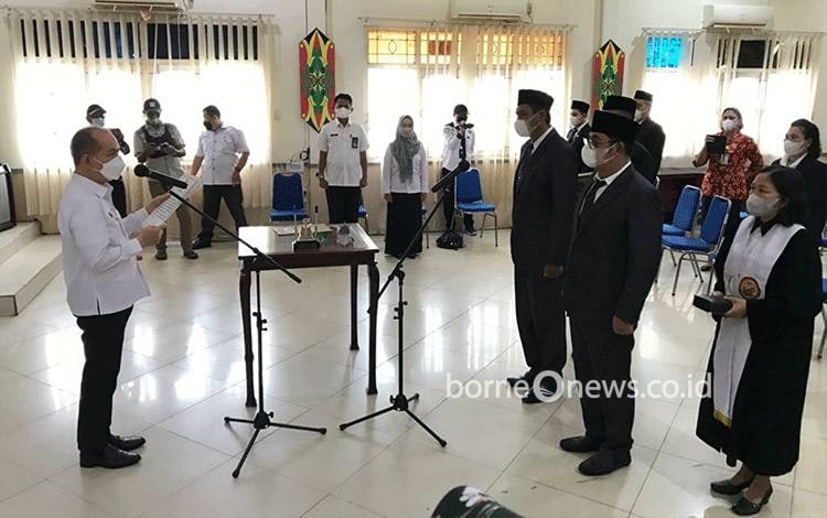 Bupati Kapuas Lantik 10 Pejabat Administrasi dan 1 Pengawas