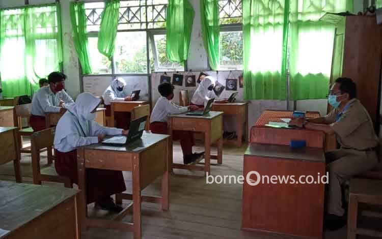 Ujian Sekolah Tingkat SD di Kecamatan Kapuas Hilir Berbasis Komputer