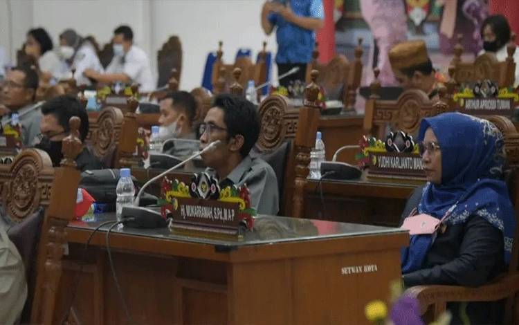 Paripurna DPRD Palangka Raya dengan agenda jawaban Wali Kota atas pandangan fraksi.?