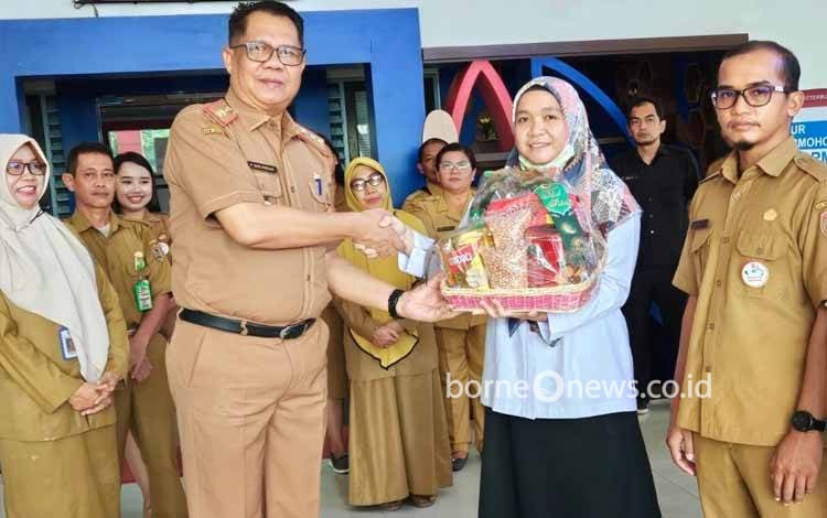 Dislutkan Kalteng Bagikan Bingkisan Lebaran Berkah