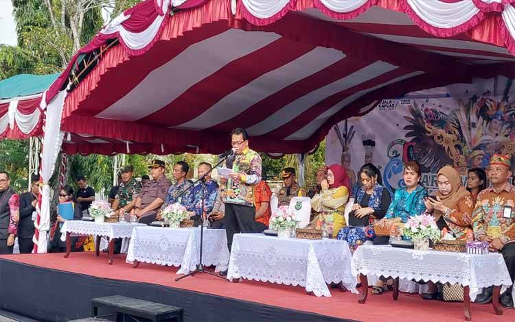 Ini Harapan Pj Bupati Kapuas dari Pawai Carnaval Budaya 2024