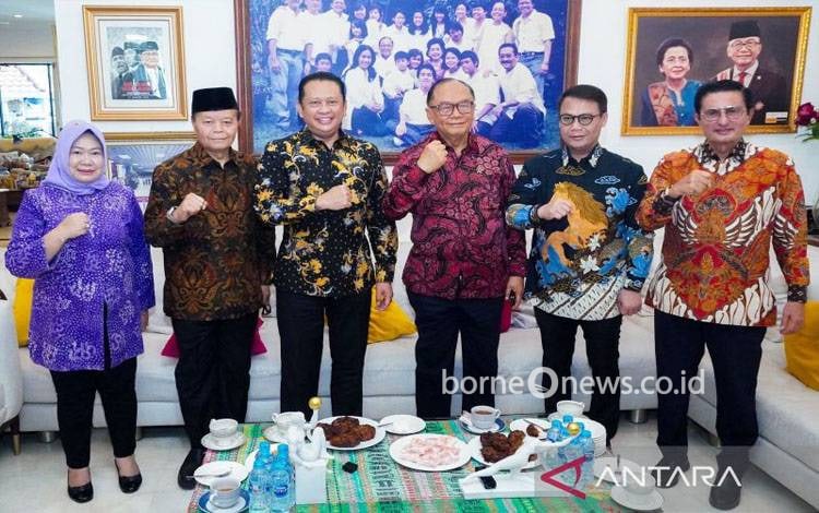 Pimpinan MPR Temui Sidarto Danusubroto Bahas Sistem Pemilu Campuran