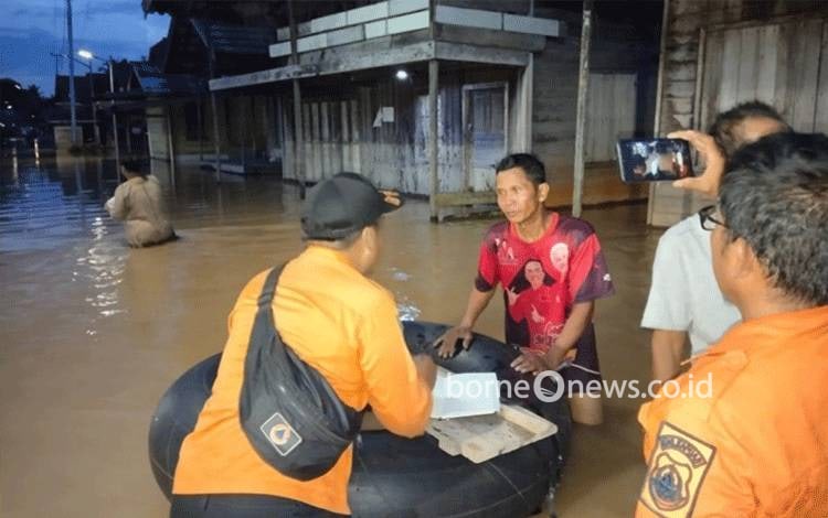Banjir Rendam 10 Desa di Kecamatan Pasak Talawang Kapuas, 5.734 Jiwa Terdamkpak