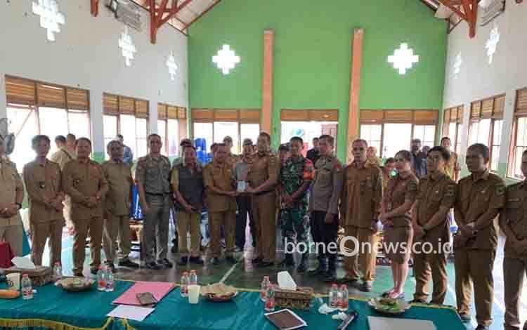 Sosialisasi Buku Saku Satlinmas Tingkatkan Efektivitas Tugas di Kecamatan Basarang
