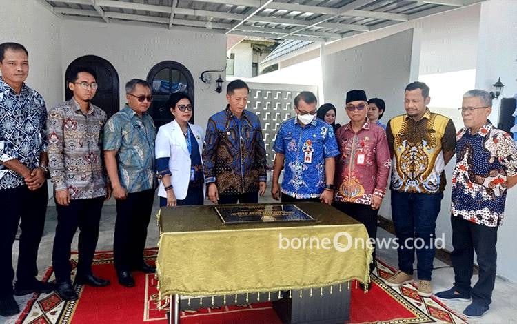 Pj Bupati Resmikan Perumahan Dinas Dokter Spesialis Kompleks RSUD Muara Teweh