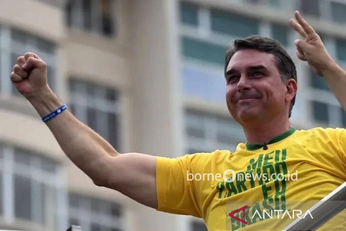Kabur ke AS, Flavio Bolsonaro Klaim Dirinya sebagai Presiden Brasil yang Sah